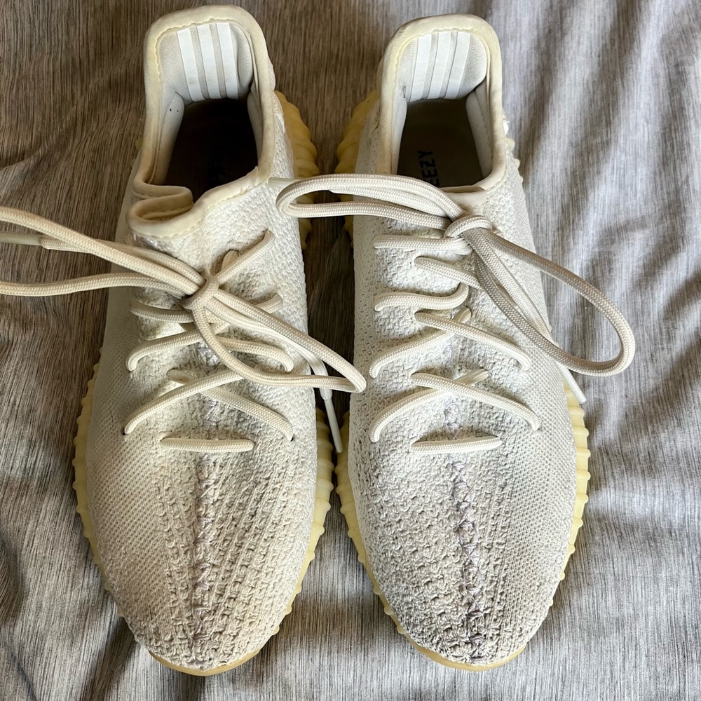 White Yeezy tennis shoes